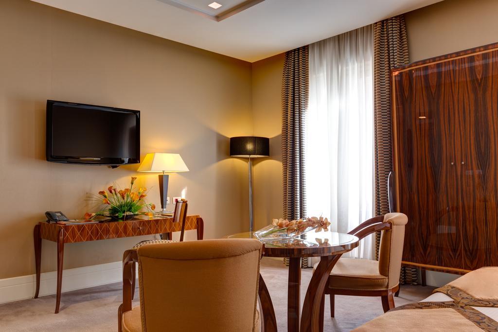 Grand Via Veneto Roma